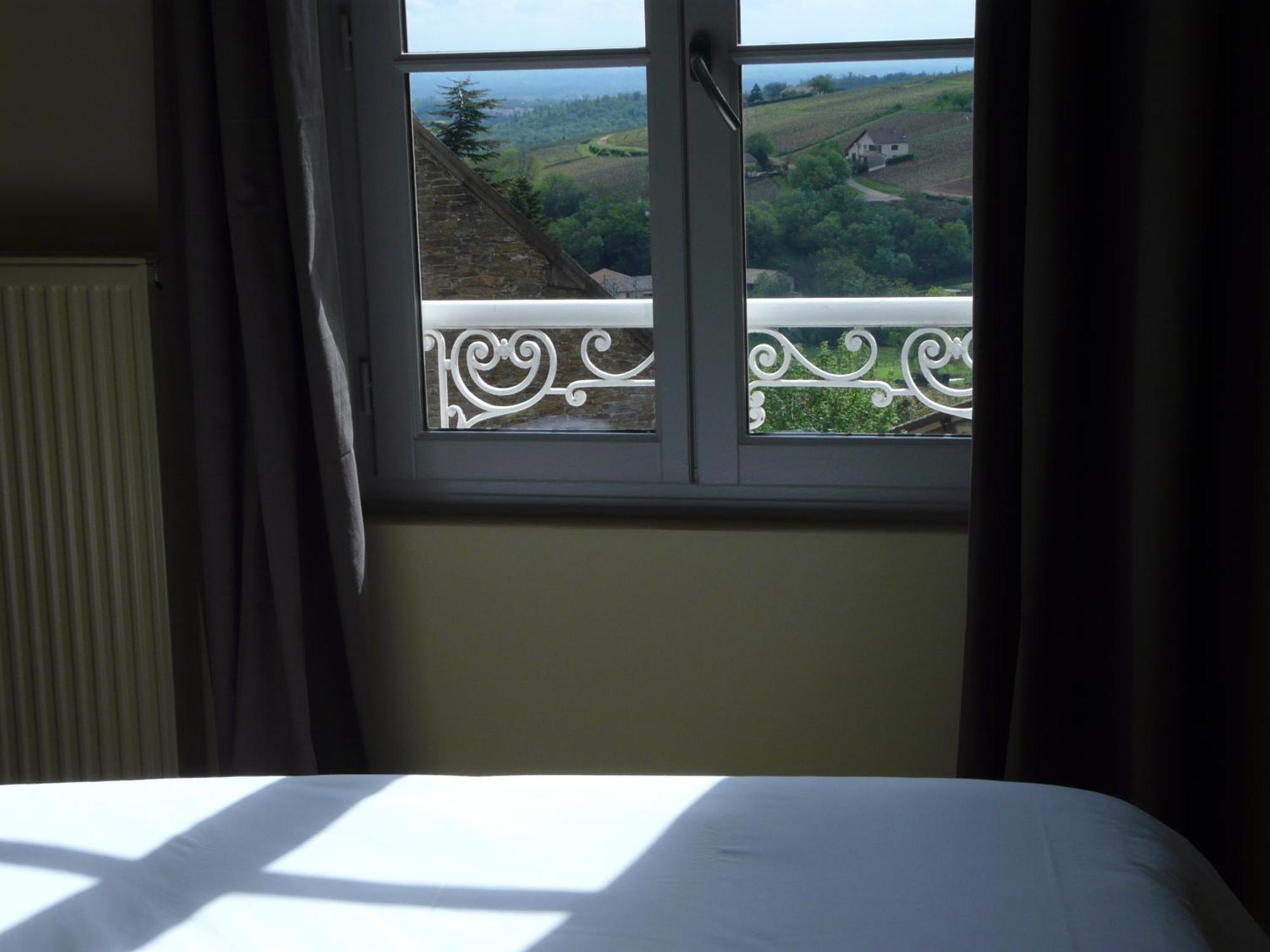 Hotel Courtille De Solutre Εξωτερικό φωτογραφία