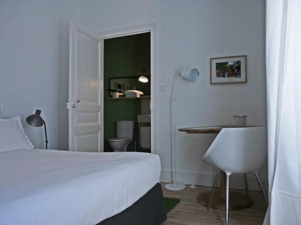Hotel Courtille De Solutre Δωμάτιο φωτογραφία